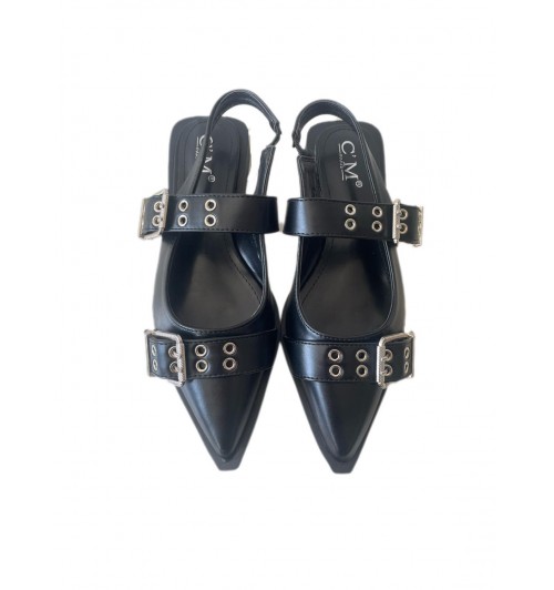 Zapato destalonado con hebillas...