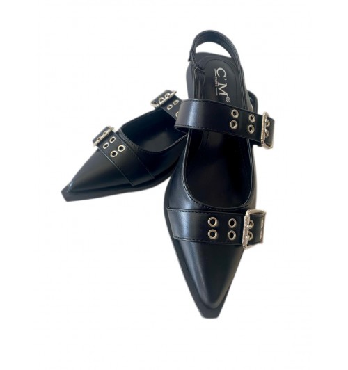 Zapato destalonado con hebillas...