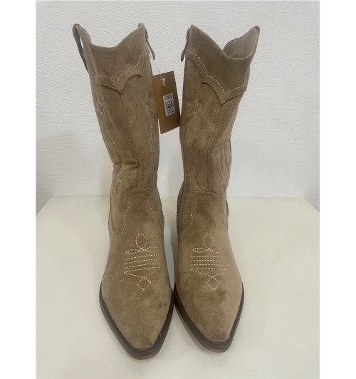 Bota campera bordada serraje