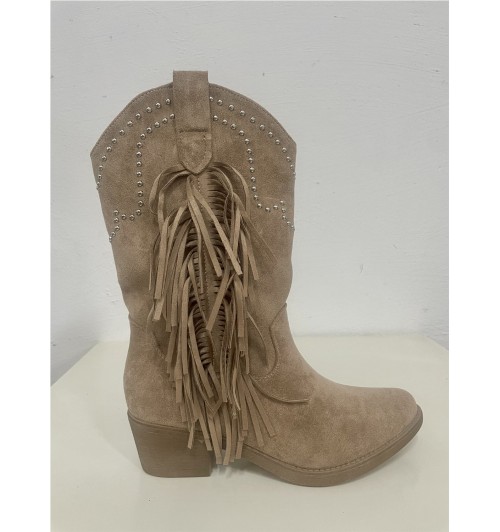 Bota campera flecos y tachas